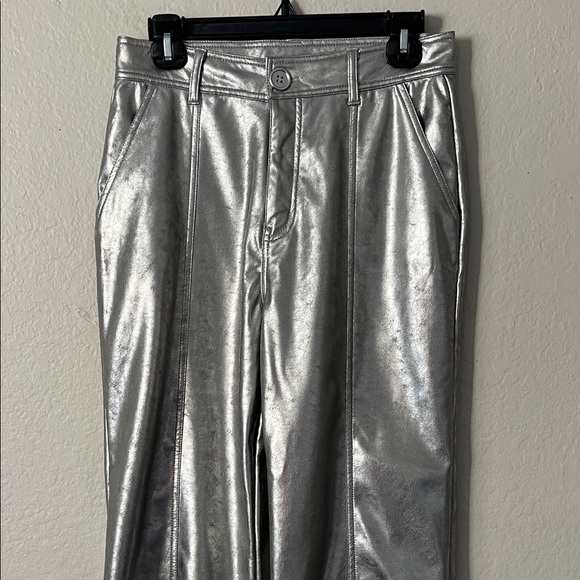 NWT Lesley Evers Cheryl Silver Faux Leather Pants in Size S - Picture 2 of 11